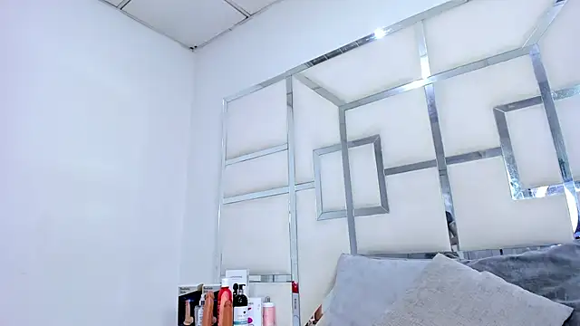 ZoeWan69 online show from 30, 10, 2025