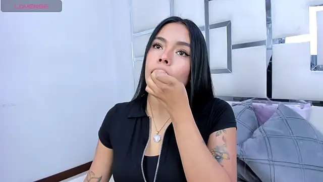 ZoeWan69 online show from 7, 3, 2026