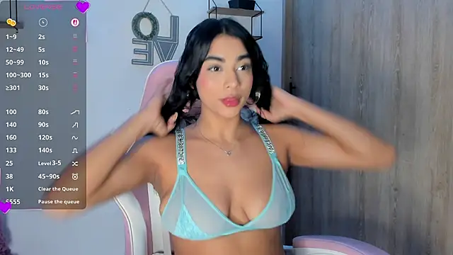 Snapshot of Bella_ricci_ chatting on 10, 10, 2025 Bella ricci online show from 10, 10, 2025