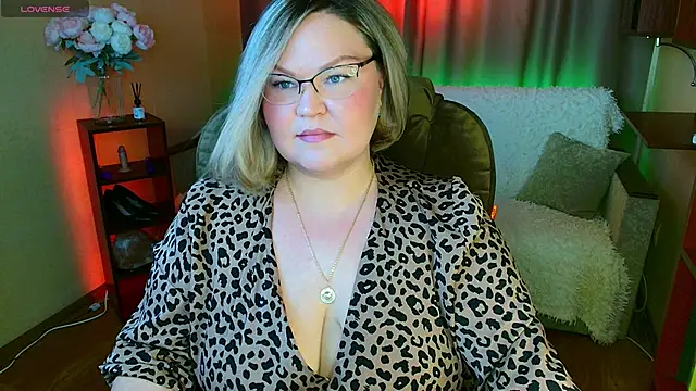 Vivien  wet online show from 19, 9, 2025