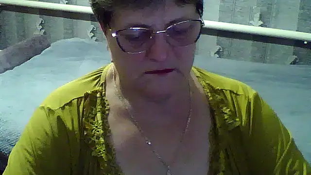 Snapshot of ElzaJewel chatting on 13, 11, 2025 ElzaJewel online show from 13, 11, 2025