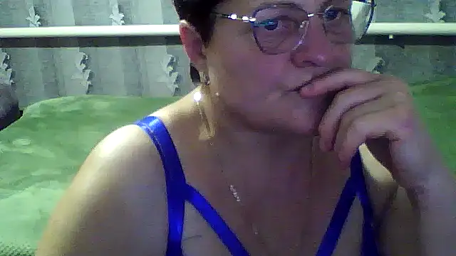 Snapshot of ElzaJewel chatting on 22, 10, 2025 ElzaJewel online show from 22, 10, 2025