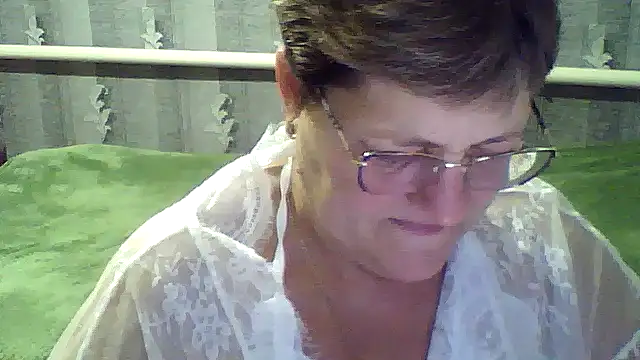 Snapshot of ElzaJewel chatting on 18, 10, 2025 ElzaJewel online show from 18, 10, 2025