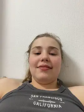 Snapshot of YourMegan chatting on 7, 5, 2026 YourMegan online show from 7, 5, 2026