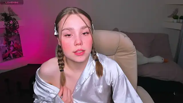 Snapshot of YourMegan chatting on 5, 5, 2026 YourMegan online show from 5, 5, 2026