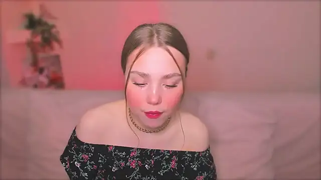 Snapshot of YourMegan chatting on 4, 5, 2026 YourMegan online show from 4, 5, 2026