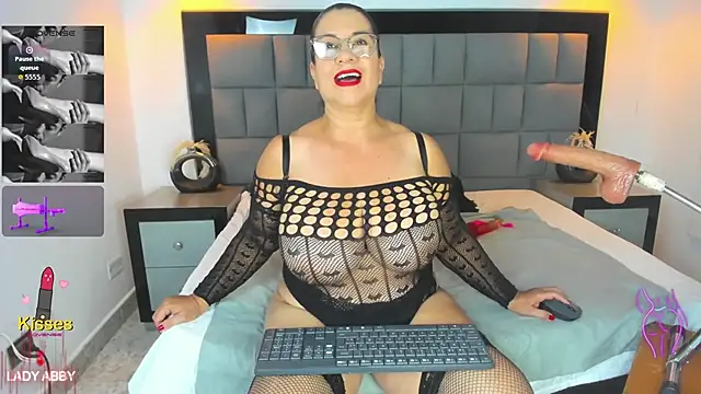 Your Lady Milf online show from 6, 11, 2025