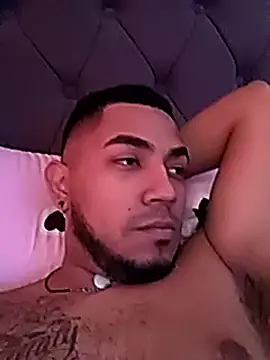 Snapshot of Elgroney23 chatting on 2, 2, 2025 Elgroney23 online show from 2, 2, 2025