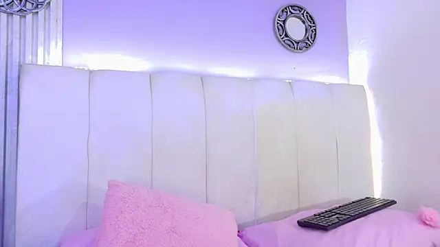 triana crimson online show from 24, 3, 2026