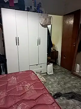 liamlara online show from 6, 11, 2025