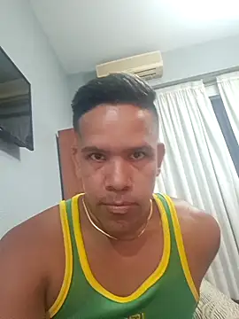Snapshot of liamlara chatting on 2, 2, 2025 liamlara online show from 2, 2, 2025