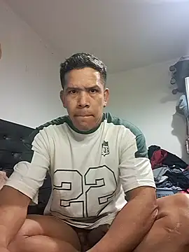 Snapshot of liamlara chatting on 14, 9, 2025 liamlara online show from 14, 9, 2025