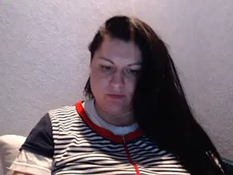 KiraSwee online show from 9, 10, 2025