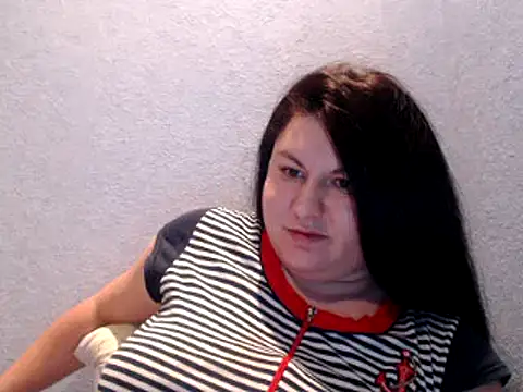 KiraSwee online show from 28, 1, 2025