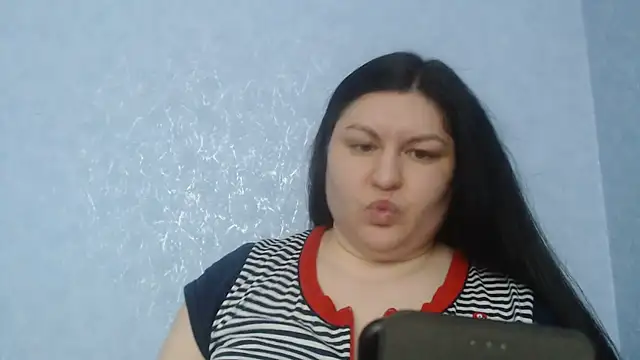 KiraSwee online show from 5, 2, 2026