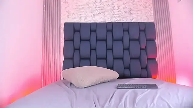 Ashlyaurora online show from 19, 3, 2026