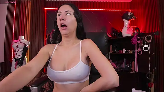 XiaQueen online show from 2, 12, 2025