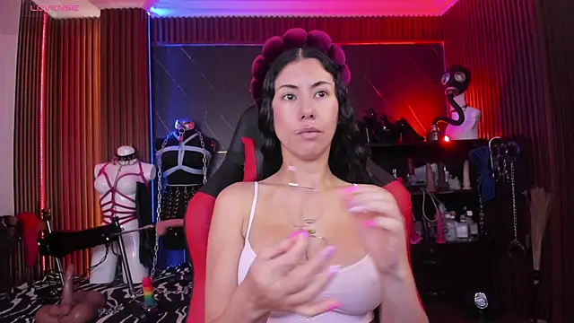 XiaQueen online show from 13, 4, 2026