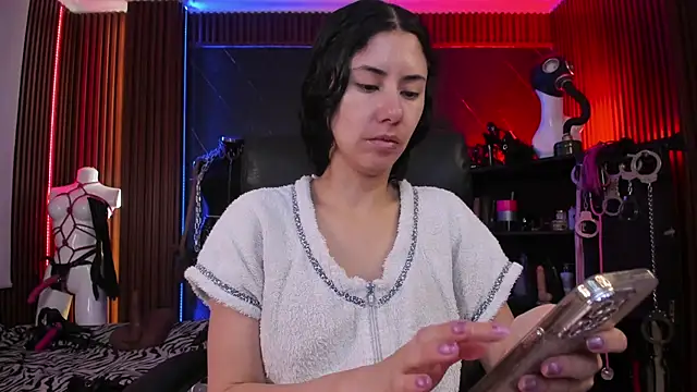 XiaQueen online show from 13, 1, 2026