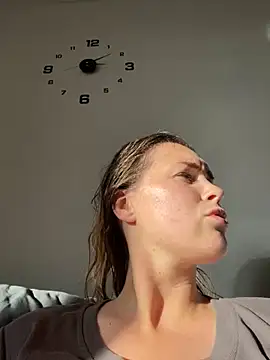 Snapshot of alisanikita chatting on 29, 9, 2025 alisanikita online show from 29, 9, 2025