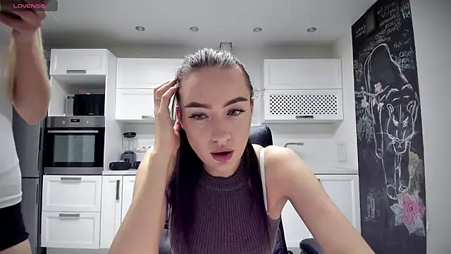 Snapshot of lisenok chatting on 4, 6, 2026 lisenok online show from 4, 6, 2026