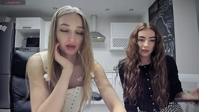 lisenok online show from 14, 4, 2026