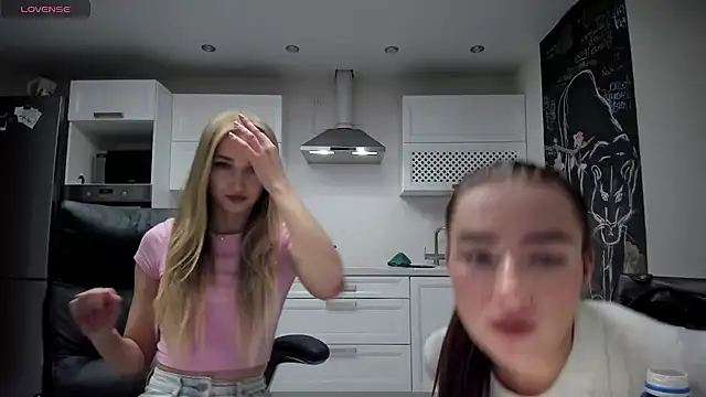 Snapshot of lisenok chatting on 17, 6, 2026 lisenok online show from 17, 6, 2026