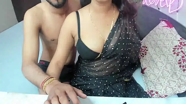 Snapshot of Queen_Couple chatting on 29, 10, 2025 Queen Couple online show from 29, 10, 2025