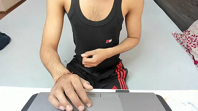 Queen Couple online show from 1, 3, 2026