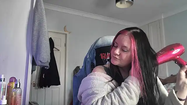 AureliaXOX online show from 2, 11, 2025