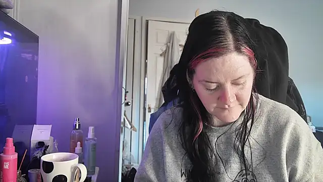 AureliaXOX online show from 2, 12, 2025