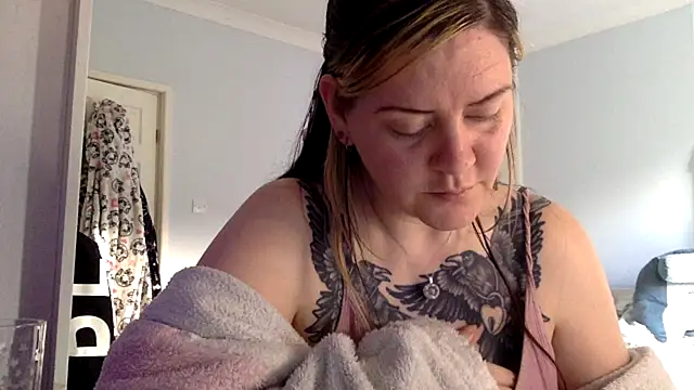 AureliaXOX online show from 22, 2, 2025