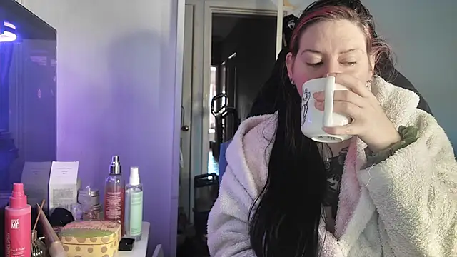 AureliaXOX online show from 17, 11, 2025