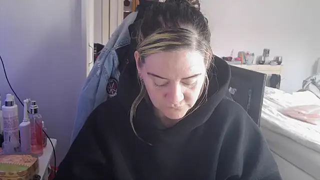 AureliaXOX online show from 23, 9, 2025