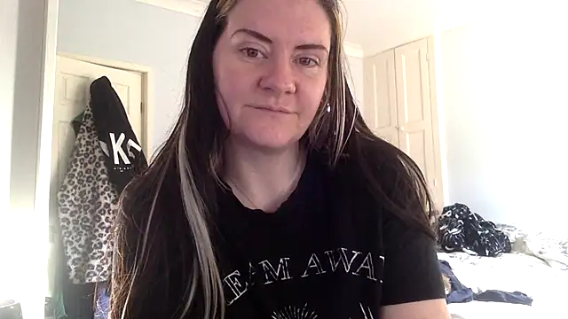 AureliaXOX online show from 6, 2, 2025