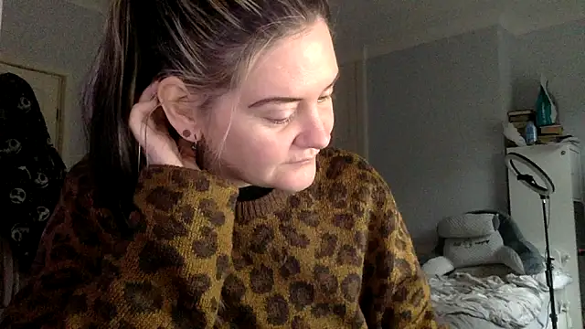 AureliaXOX online show from 11, 2, 2025