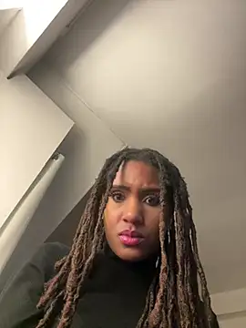 Snapshot of Aurianne chatting on 12, 1, 2026 Aurianne online show from 12, 1, 2026