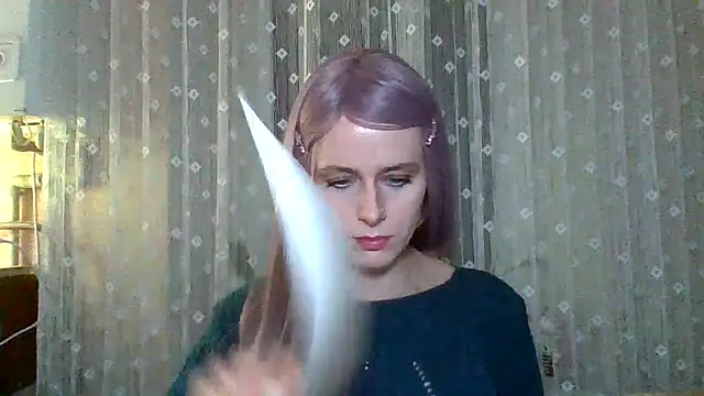 LuminousLady online show from 28, 2, 2025