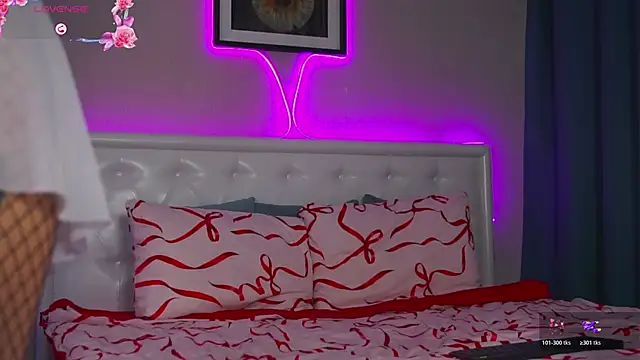 LeaCox  online show from 12, 11, 2025