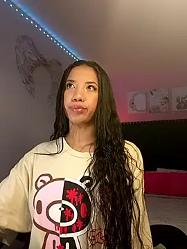 SallyWhitee online show from 7, 4, 2026