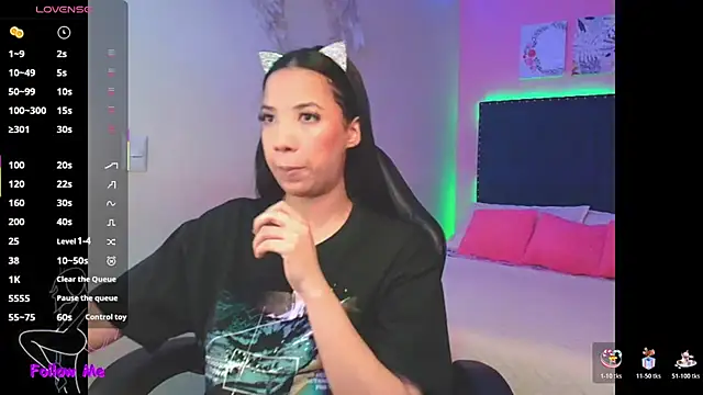 SallyWhitee online show from 30, 11, 2025