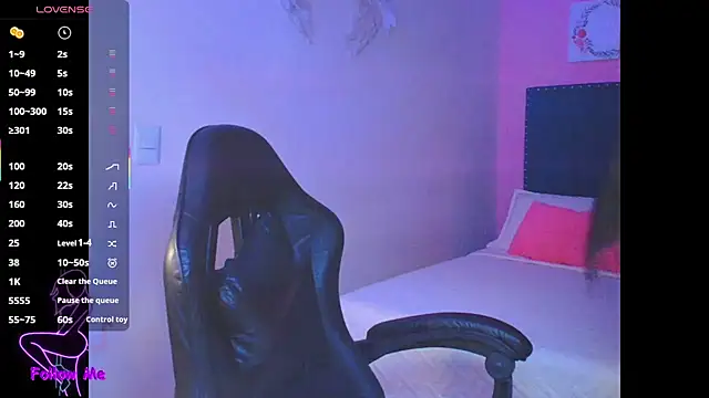 SallyWhitee online show from 3, 12, 2025