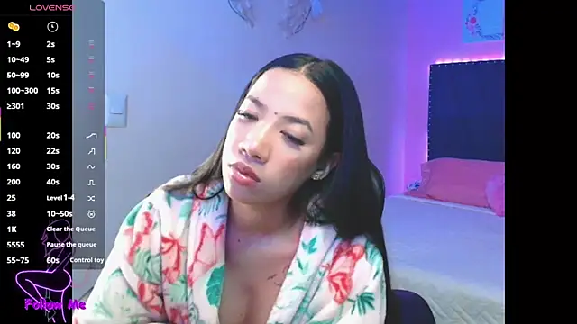 SallyWhitee online show from 22, 9, 2025