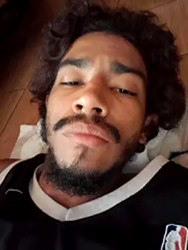 Mineirinho043 online show from 5, 12, 2025