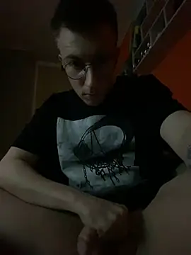 ItsMeLumisch online show from 1, 3, 2025