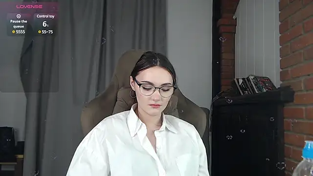 Snapshot of Kira_Jin chatting on 14, 2, 2025 Kira Jin online show from 14, 2, 2025