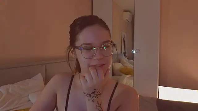 Mia Luw online show from 6, 2, 2026