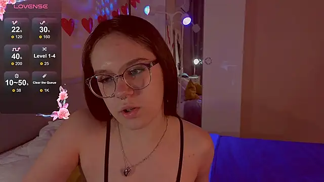 Mia Luw online show from 25, 2, 2026