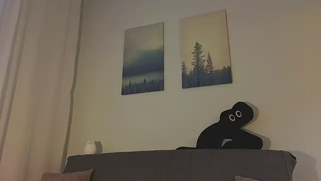 Mia Luw online show from 26, 3, 2026