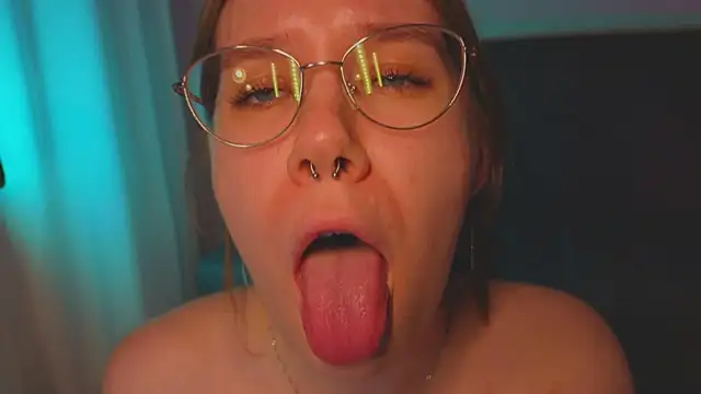 Mia Luw online show from 27, 4, 2026